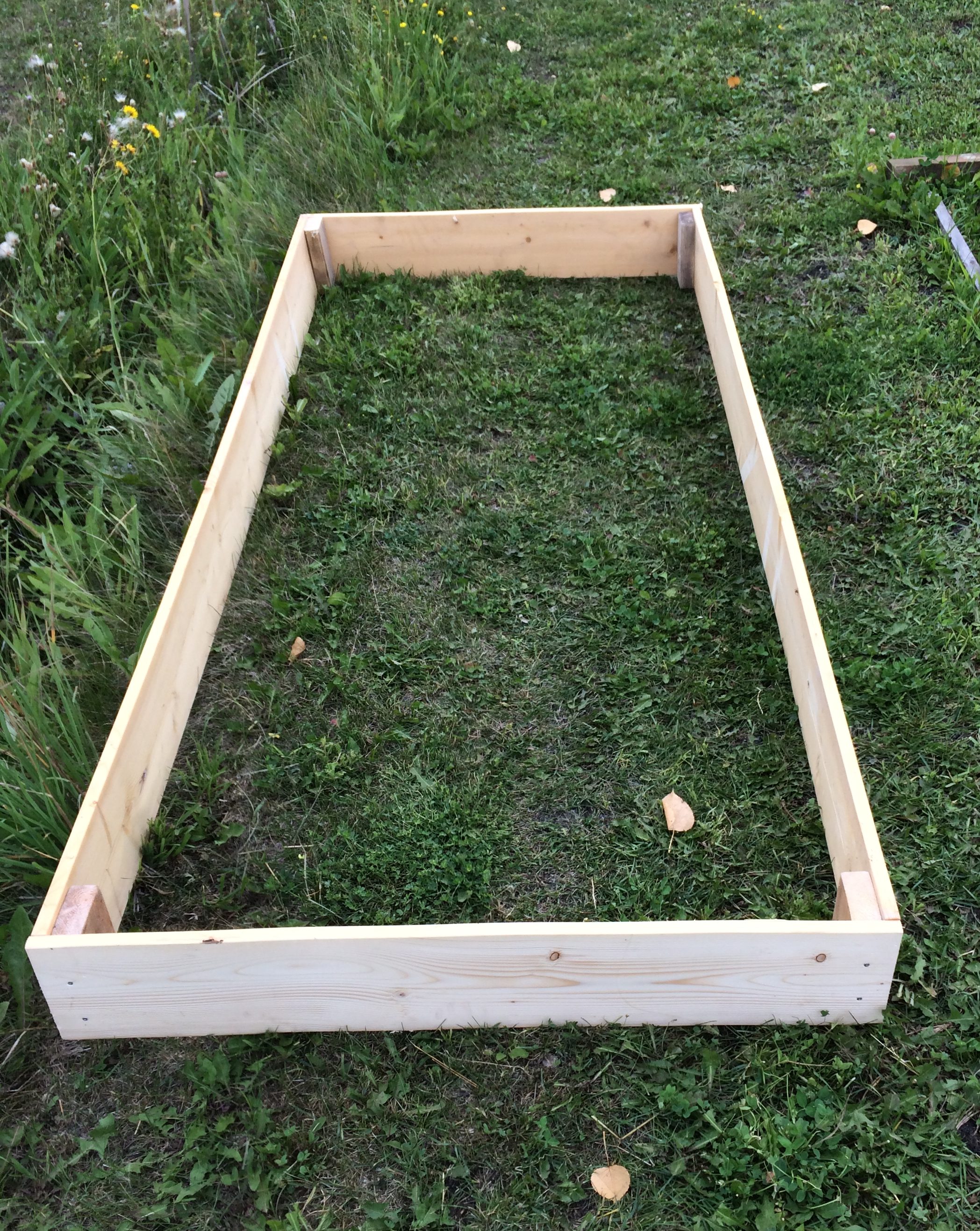 Completely assembled garden planter